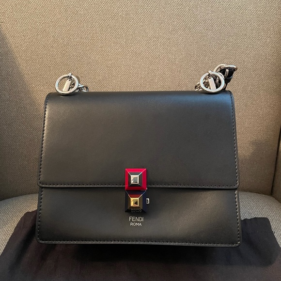 ⭐️Fendi Kan I Leather Bag authentic💕 - Picture 3 of 13